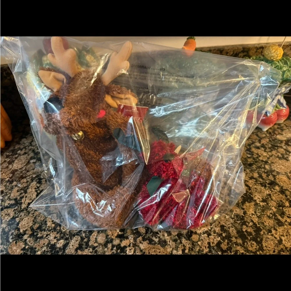 Hallmark Comet Reindeer and Russ little reindeerPlush Set - Brown and Red - Picture 4 of 4